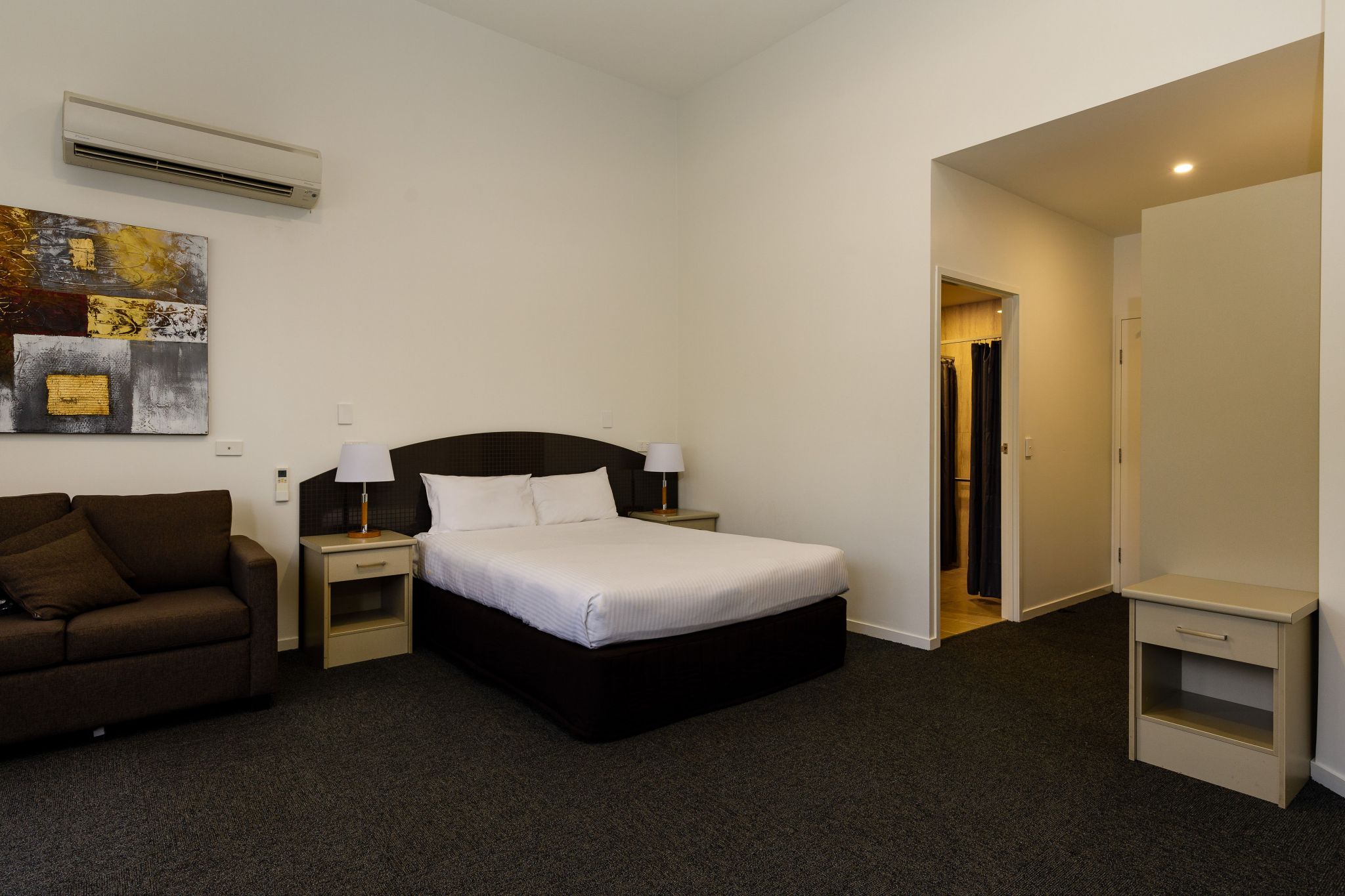 Waterloo Bay Hotel - Apartment Accommodation - Berrima Queen Apartment 2